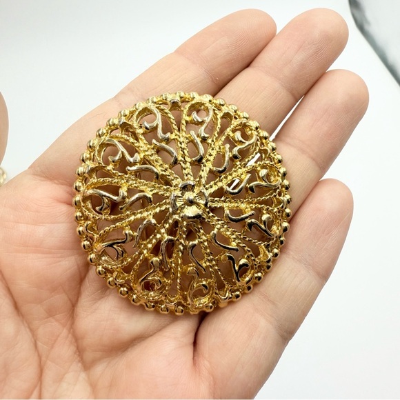 Vintage Gold Tone Abstract Shaped Brooches Lot - Picture 6 of 11